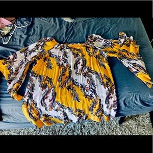 Flare sleeve knee length dress